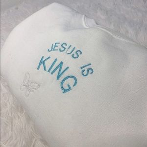 Jesus is king crewneck
